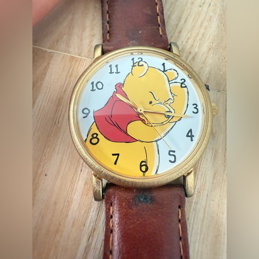 Vintage Timex Disney Winnie the Pooh gold tone brown leather watch NEW BATTERY